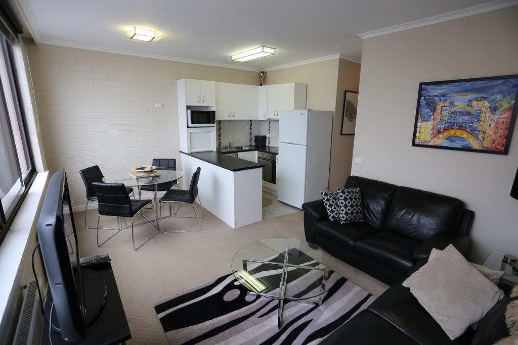 Snow Ski Apartments Falls Creek Room photo